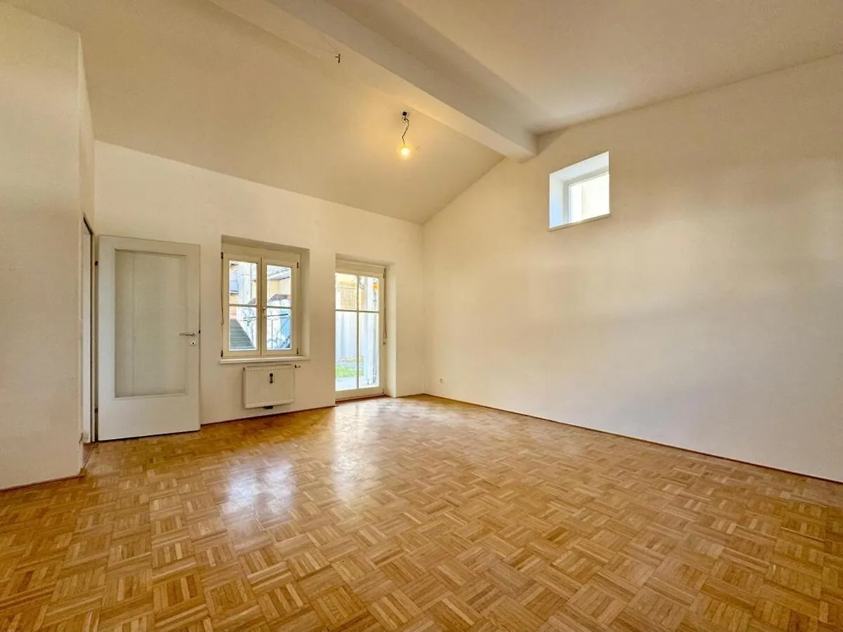 Studio Apartment Graz Schloss Eggenberg