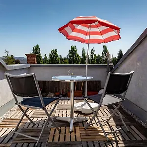 Apartment Andreas' Dachwohnung Mit Terrasse, Graz
